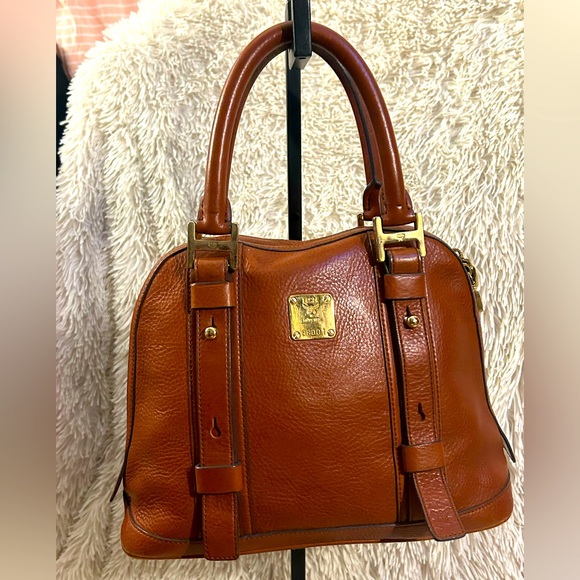 Preloved- vintage MCM handbag in excellent condition! Great deal! - Picture 1 of 7